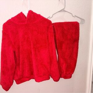 SHEIN Kids Red Fuzzy Matching Set